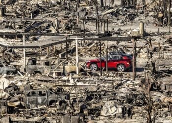 Strong winds forecast to return and threaten Los Angeles area’s fight against fires