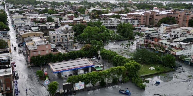Super Typhoon Ragasa kills 14 in Taiwan