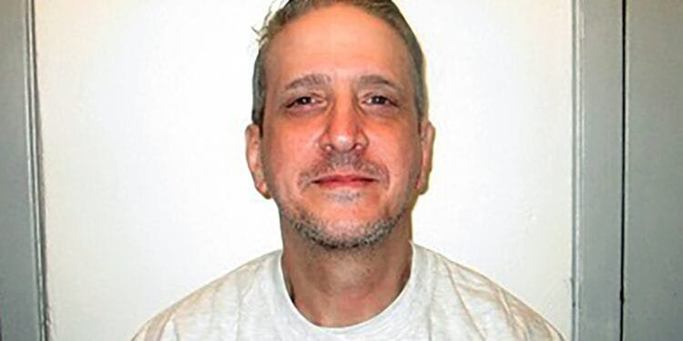 Supreme Court throws out Oklahoma inmate Richard Glossip’s murder conviction and death sentence
