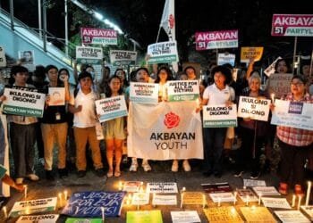 Tearful families of drug war victims hail Duterte’s arrest