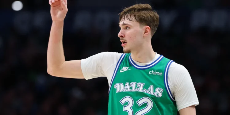 Teenager Flagg breaks 46-year NBA points record but Hornets beat Mavericks 1 Teenager Flagg breaks 46-year NBA points record but Hornets beat Mavericks