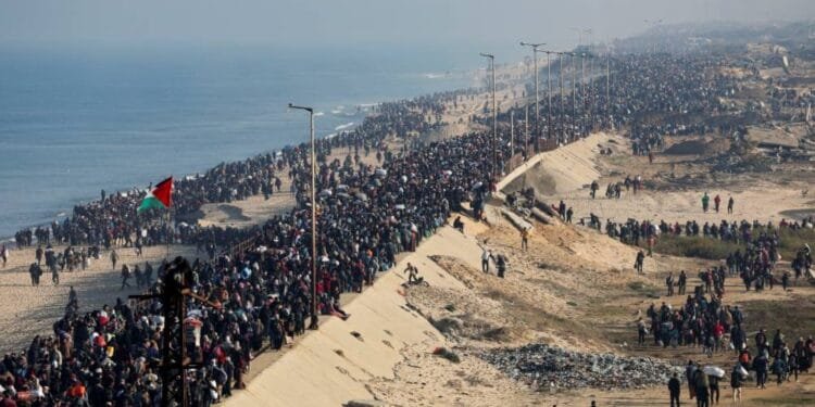 Tens of thousands return to northern Gaza as Israel lifts closure