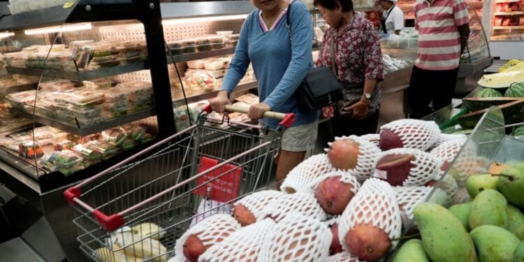 Thai CB cuts policy rate amid slow growth, global trade risks