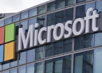 Thousands report outage affecting Microsoft services like Outlook