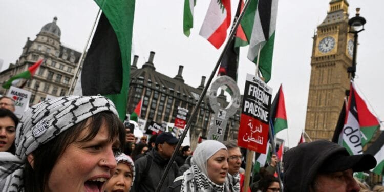 Thousands take part in London rally against Donald Trump’s Gaza plan