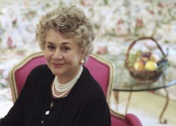 Tony Award-winning British actor Joan Plowright, widow of Laurence Olivier, dies at 95