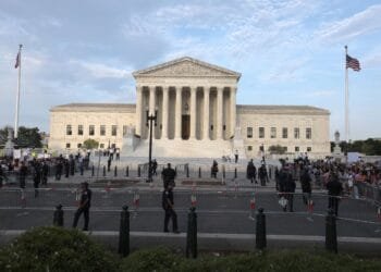 Top court allows Trump administration to resume deportations