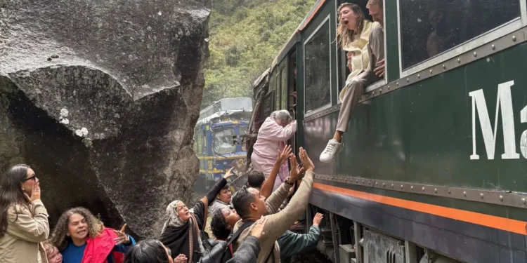 Train crash near Peru’s Machu Picchu kills driver, injures dozens 1 Train crash near Peru’s Machu Picchu kills driver, injures dozens