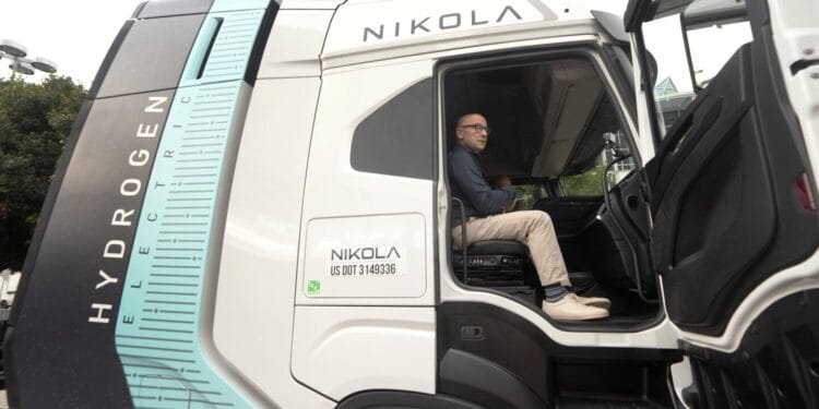 Troubled electric vehicle maker Nikola files for bankruptcy protection 1 Troubled electric vehicle maker Nikola files for bankruptcy protection