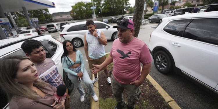 Trump administration ends temporary deportation protection for 350,000 Venezuelans