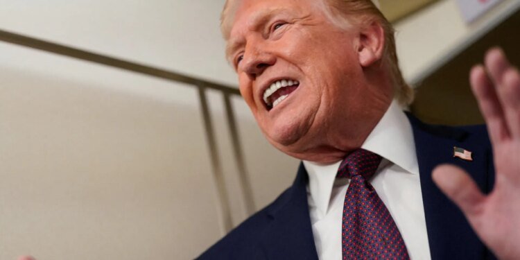 Trump cancels US-Iran meetings, urges protesters to take over institutions