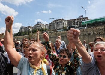 Turkiye’s opposition CHP supporters clash with police outside Istanbul HQ