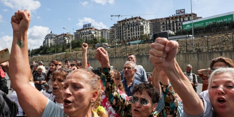 Turkiye’s opposition CHP supporters clash with police outside Istanbul HQ
