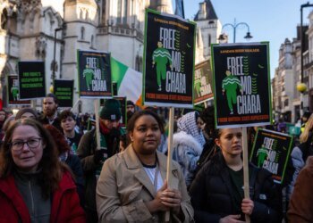 UK prosecutors seek to reinstate ‘terrorism’ charge against Kneecap rapper