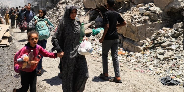 UN says famine stalks all in Gaza; Israel shoots, wounds aid seekers