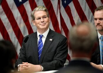 US-European sanctions could ‘collapse’ Russian economy: Trump aide