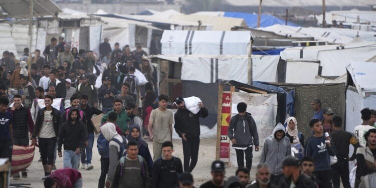 US- and Israeli-backed group pauses food delivery in Gaza after deadly shootings