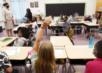 US children fall further behind in reading, make little improvement in math on national exam
