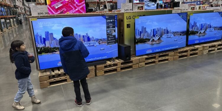 U.S. economy grows solid 2.3% in October-December on eve of Trump return to White House, 2.8% in ’24