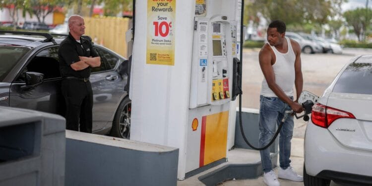 US producer inflation muted in March before import tariffs blast