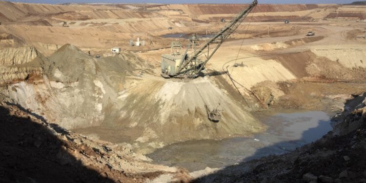 Ukraine will send a team to the US next week for talks on a new draft mineral deal