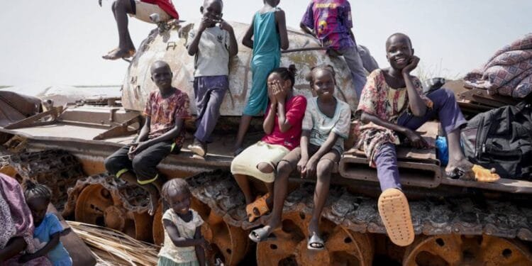 Unicef warns 825,000 children trapped in Sudan battle