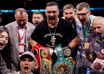 Usyk knocks out Dubois in fifth to unify heavyweight boxing belts