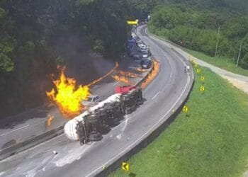 VIDEO: Ethanol truck explosion incinerates dozens of vehicles in Brazil