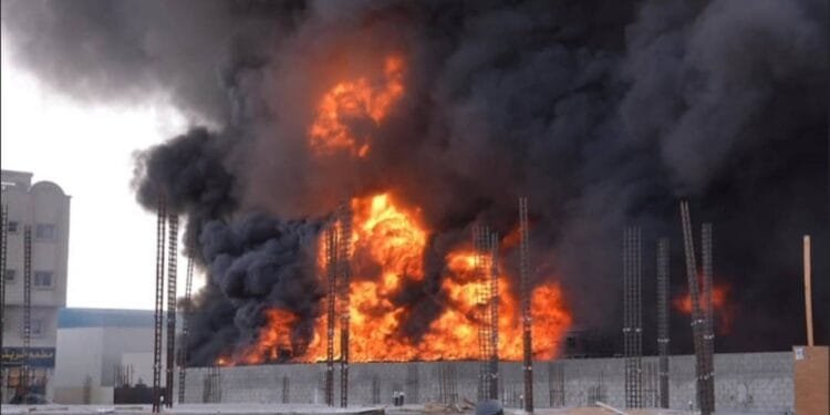 VIDEO: Umm Al Quwain civil defence control a factory fire in Industrial Area