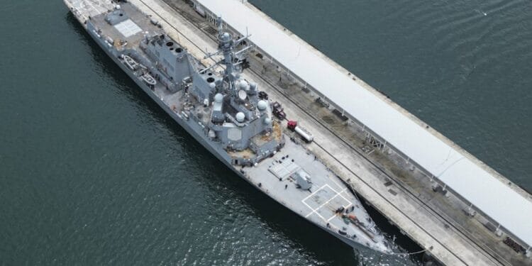 Venezuela condemns US destroyer for hostile occupation of fishing vessel