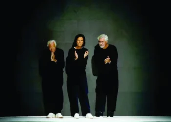 giorgio armani silvana armani and pantaleo dell orco applaud after presenting the emporio armani spring summer 2022 collection during milan fashion week in milan on september 23 2021 photo reuters