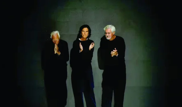 giorgio armani silvana armani and pantaleo dell orco applaud after presenting the emporio armani spring summer 2022 collection during milan fashion week in milan on september 23 2021 photo reuters