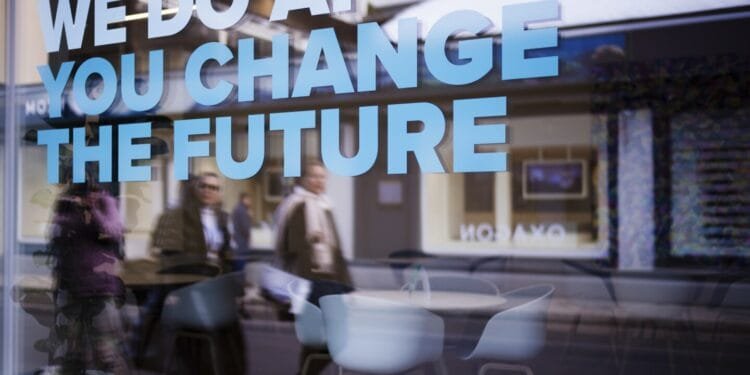 What is DeepSeek, the Chinese AI company upending the stock market? 1 What is DeepSeek, the Chinese AI company upending the stock market?