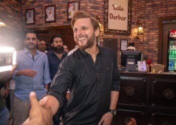 Afridi's Love for Pakistani Cusine Shines at Lala Darbar