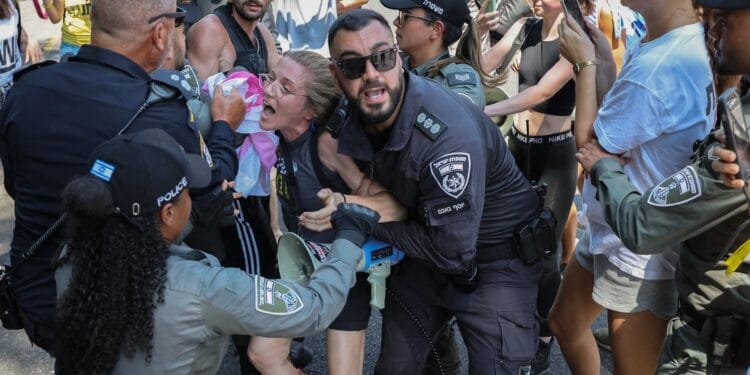 Who are the female Israeli soldiers being released by Hamas?