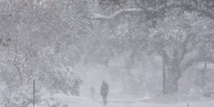 Winter storm that dropped record-breaking snow in New Orleans spreads into Florida and the Carolinas