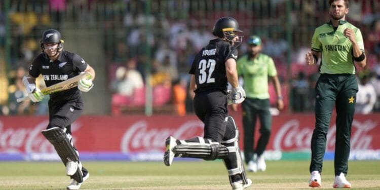 Young, Latham tons guide Kiwi to 320-5 in Champions Trophy opener against Pakistan 1 Young, Latham tons guide Kiwi to 320-5 in Champions Trophy opener against Pakistan