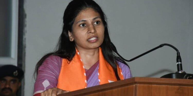 Youth harass Union Minister's daughter, other girls in India