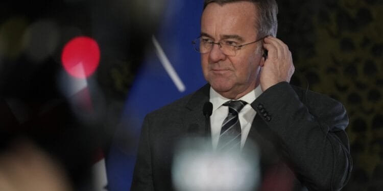 Zelenskyy, Macron discuss Western troop deployment in Ukraine before German defense chief visits