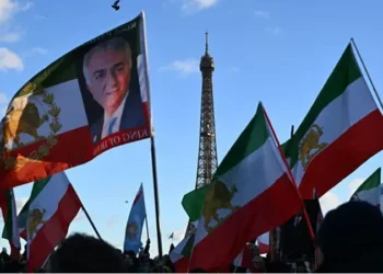 Son of Former Shah Calls on Iranian Forces to Support Protesters