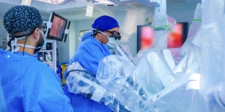 ‏Saudi hospital performs world's first artificial heart implantation by a robot
